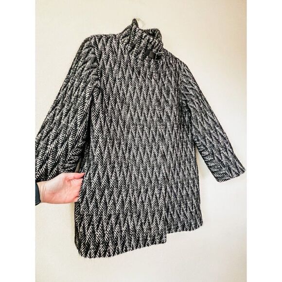 NEW! Gerard Darel Black and White Wool Blend Stand Collar Coat, Size 6 - Picture 3 of 9